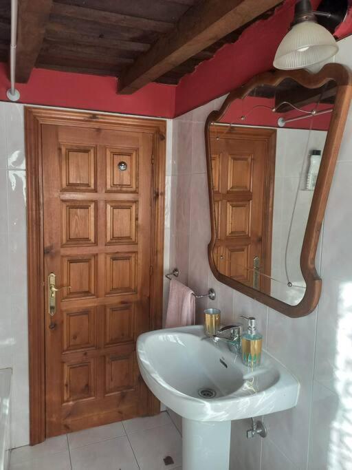 Casa Rustica En Dobres Con Vistas A La Montana Villa Bagian luar foto