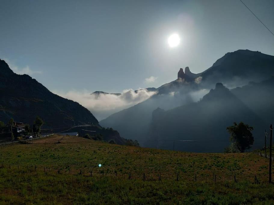 Casa Rustica En Dobres Con Vistas A La Montana Villa Bagian luar foto